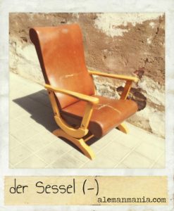 Der Sessel. Ein Sessel auf der Straße
