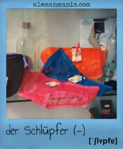 Der Schlüpfe. Bunte Schlüpfer im Schaufenster / Bragas de colores en el escaparate